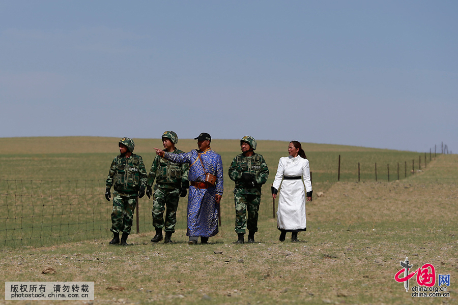20年坚守中蒙边境的“夫妻护边员”(组图)_中国发展门户网-国家发展门户