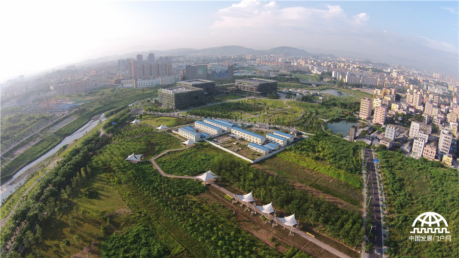 深圳绿色低碳发展的名片：深圳国际低碳城[组图]