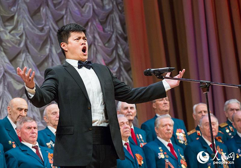 中俄联袂歌唱胜利 70周年庆典音乐会响彻莫