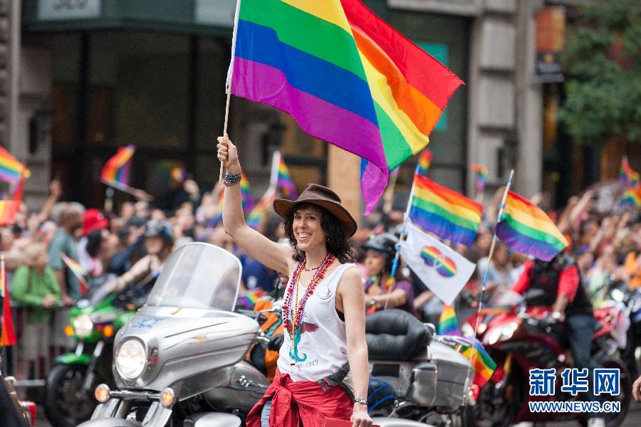 纽约举行同性恋大游行[组图]_中国发展门户网
