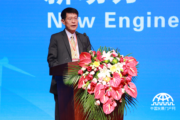  2015年4月20日至22日，第三届世界新兴产业大会在河南郑州隆重举行，主题为“新兴产业——世界经济增长新动力”，由亚太总裁协会和河南省人民政府共同主办。图为诺基亚通信大中华区总裁王建亚在第三届(2015)世界新兴产业大会上演讲。