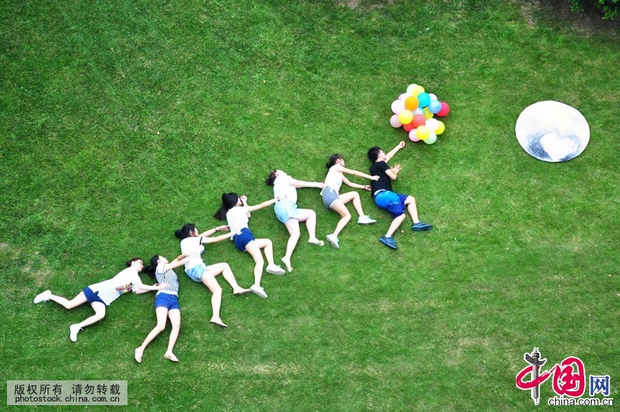 图为“我们一起去冥王星”。中国网图片库 许文豪摄