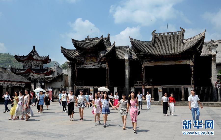 (美丽中国)(10)漫川古镇:时光年华争不走 朝秦暮楚兵家地