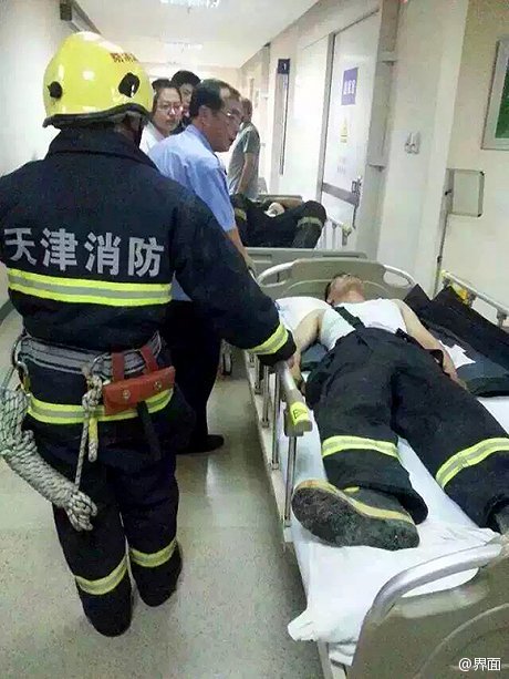 天津爆炸已致多名消防员牺牲 仍有消防员失联