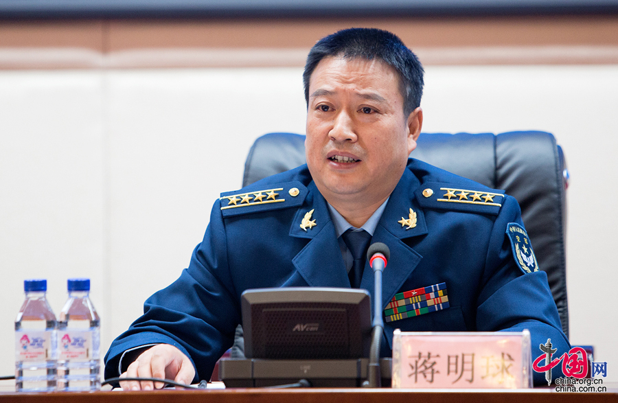 空军司令部军训部副部长蒋明球介绍情况。 中国网记者 杨佳摄影