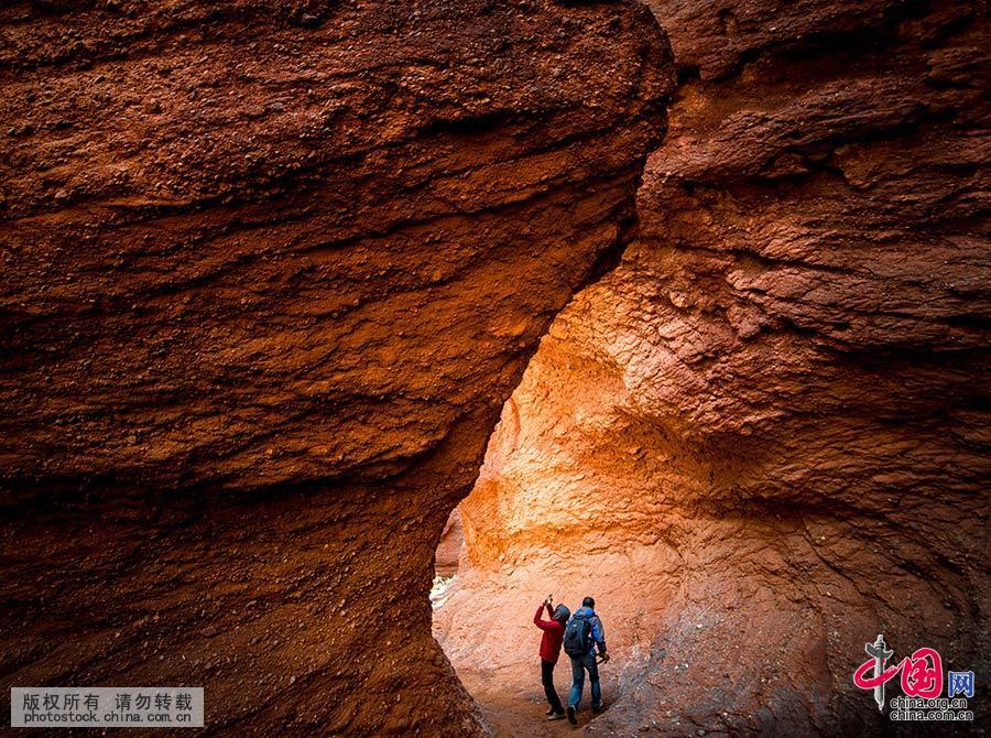 全国十大最美峡谷之一的天山神秘大峡谷。中国网图片库 祁军 摄