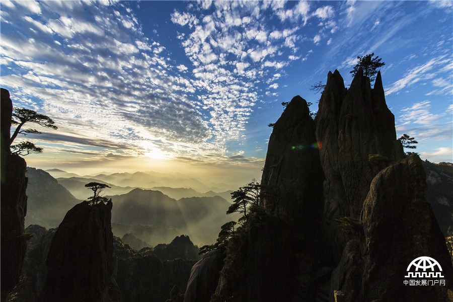 黄山 看上帝赐于的巨大盆景