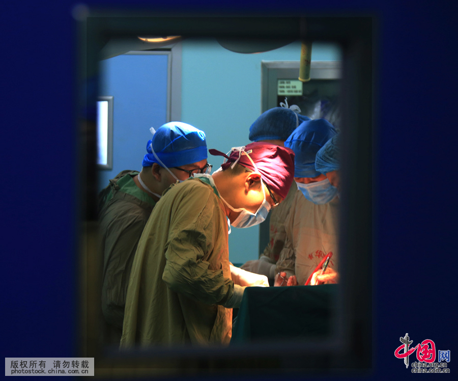 【中国故事】外科医生罗志刚的“on call 24小时”