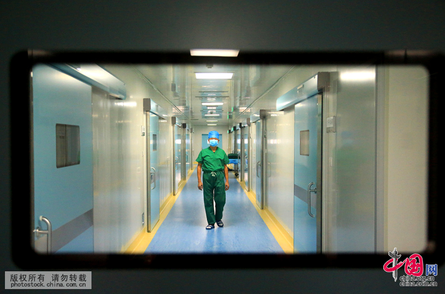 【中国故事】外科医生罗志刚的“on call 24小时”