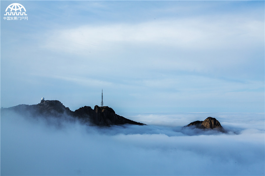冬日黄山 云腾雾绕千峰秀 冬日黄山 云腾雾绕千峰秀