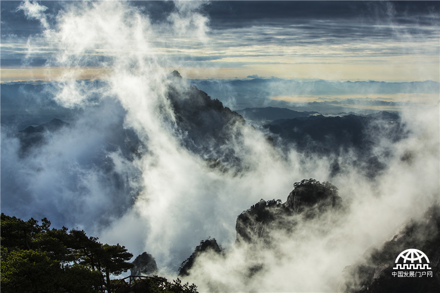 黄山：如梦如幻的“云霞美景”