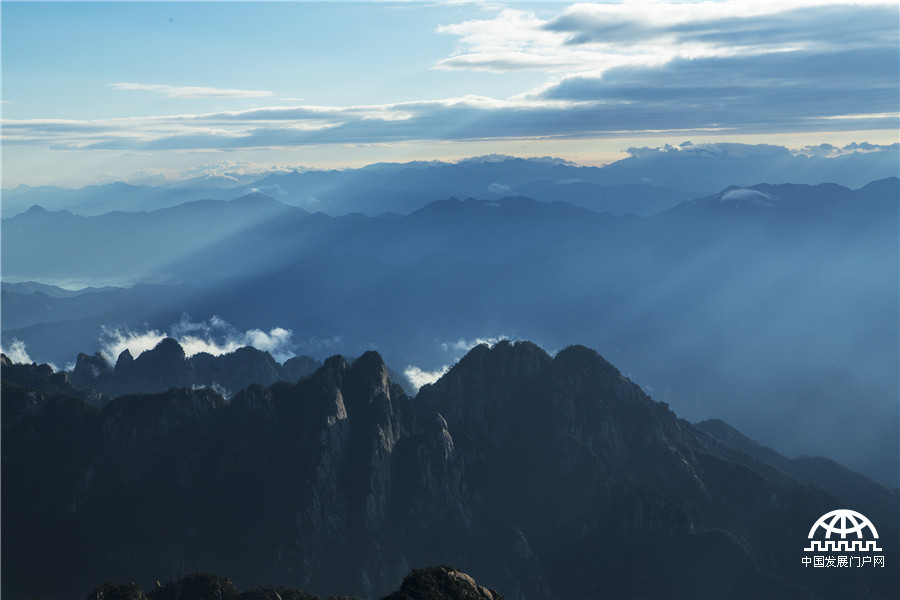 黄山：如梦如幻的“云霞美景”