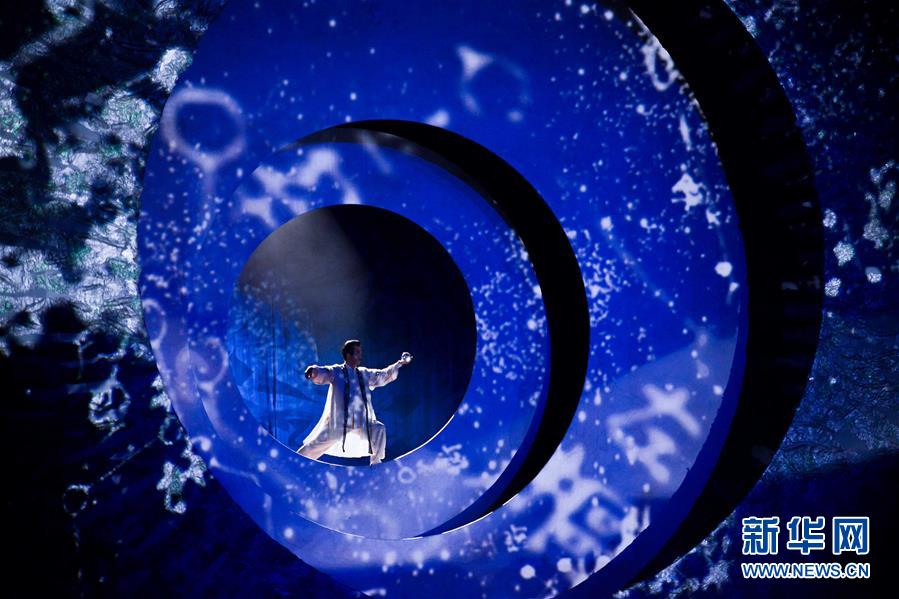 （國際·年終報道）（8）線條之美