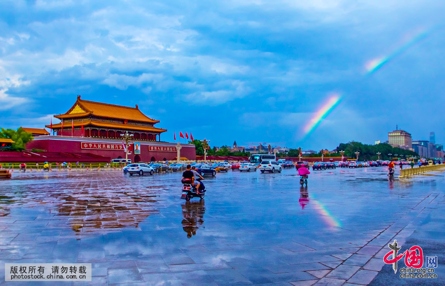 雷雨过后天安门出现彩虹。中国网图片库 杨东摄