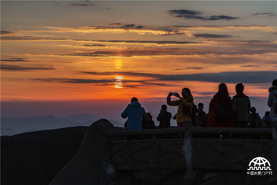 安徽：猴年黄山旅游红了火