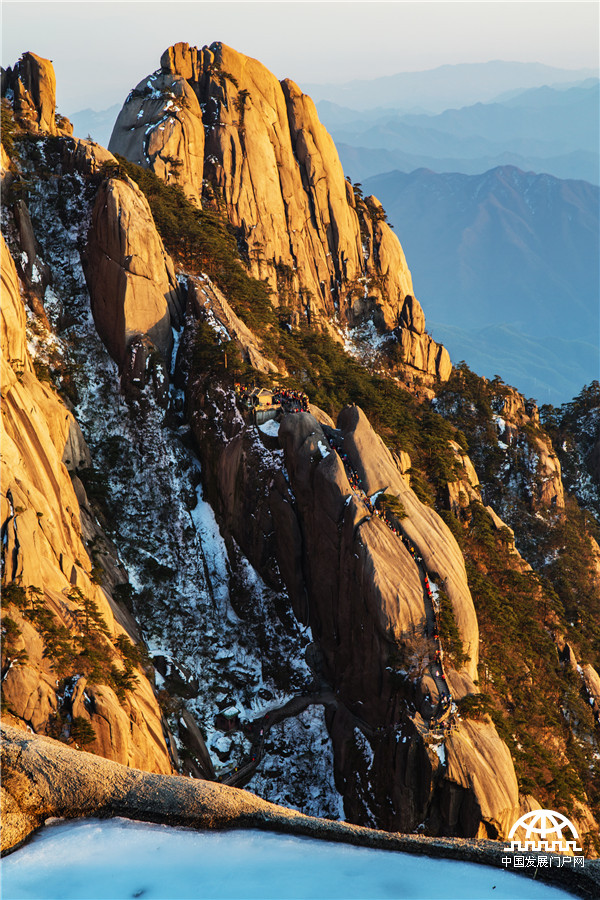 安徽:猴年黄山旅游红了火 安徽:猴年黄山旅游红了火