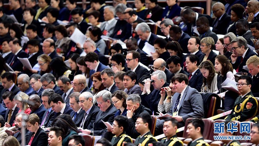 （两会·人大开幕）（9）十二届全国人大四次会议在京开幕