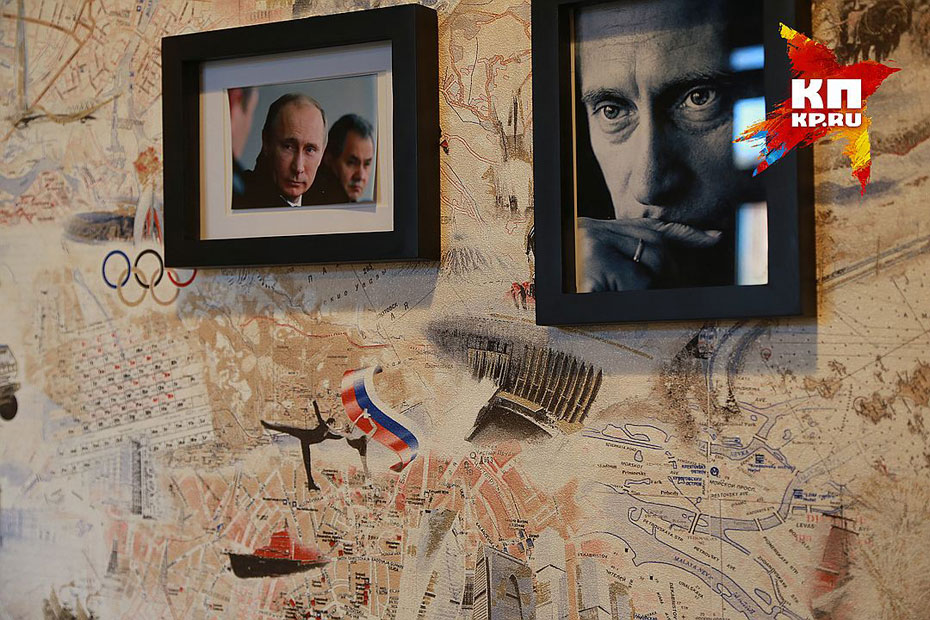 俄爱国咖啡馆大厅挂普京照厕纸印奥巴马头像