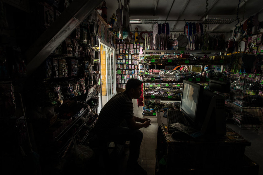 绝望的委内瑞拉：民众基本生活物资短缺