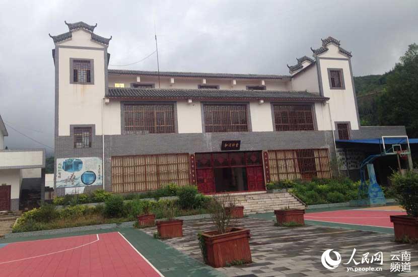 富源县玛依咱村的村民活动中心 摄影：木胜玉