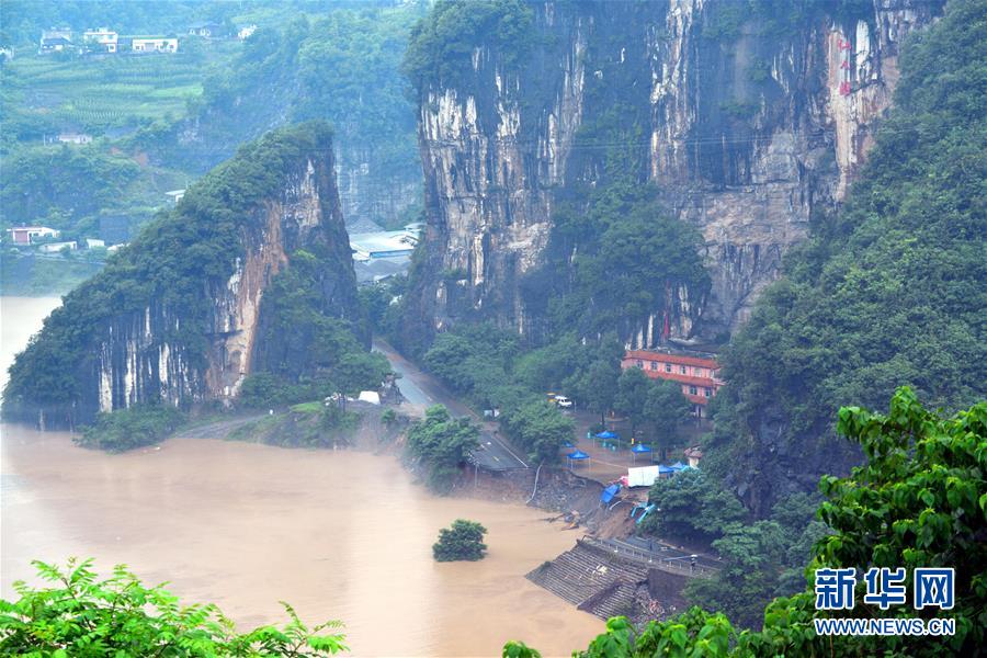 暴雨来袭 南方多地受灾情况严重[组图]_中国发