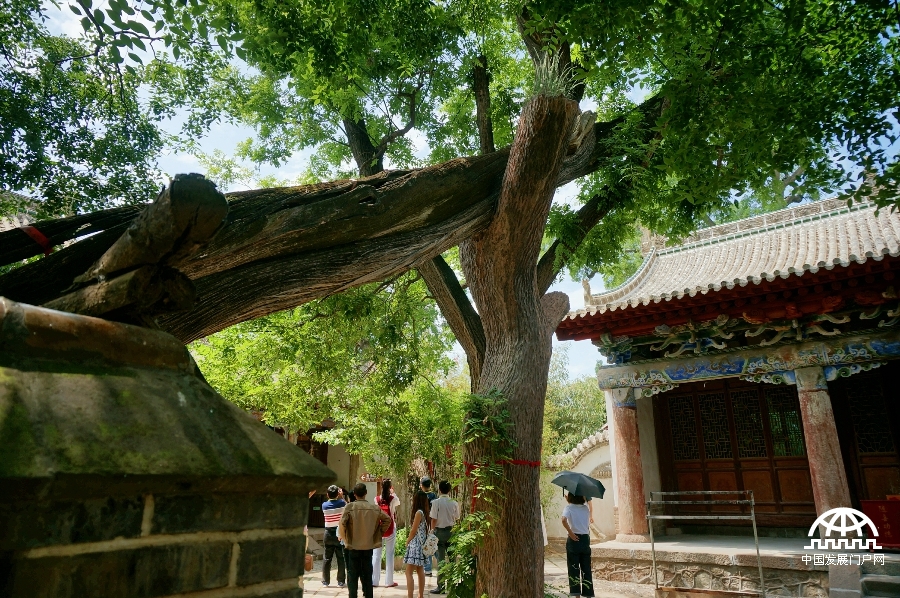 诗圣杜甫行吟处:南郭寺,北流泉