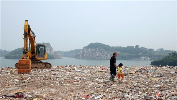 上海：非法转运均系建筑垃圾　涉事码头、卸点均无备案