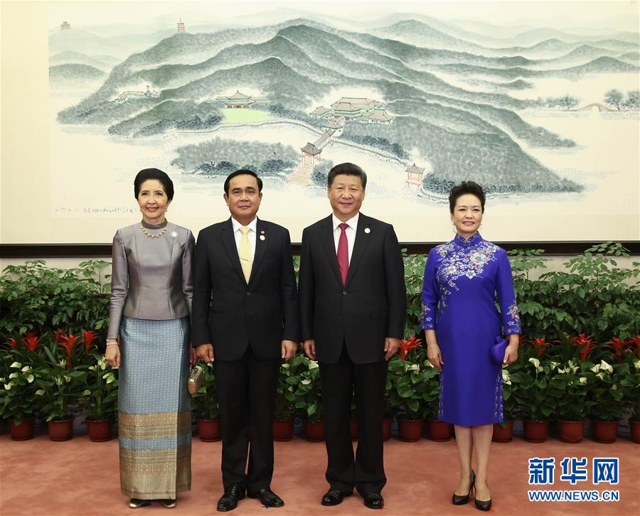 （杭州G20XHDW）（13）习近平和彭丽媛迎候宴会贵宾