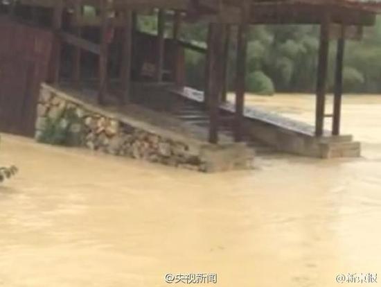 台风暴雨 泰顺三座古廊桥被毁 _ 中国发展门户