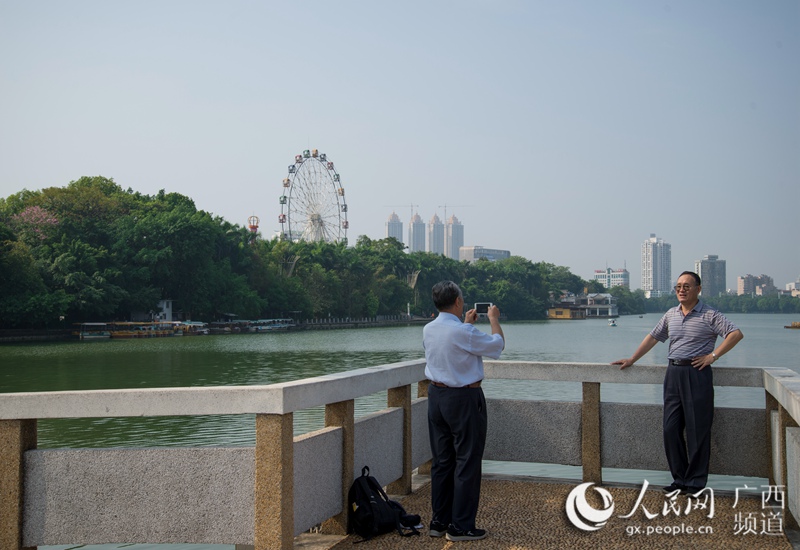 城市光影24小时:上午10时的南宁(农冠斌、陆小桂、赵冬/摄)