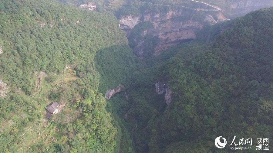 汉中现最美天坑群 陕西新增世界级地质遗迹旅