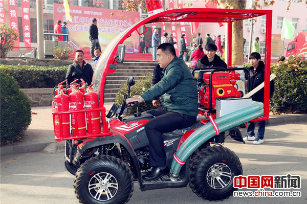 北京房山区首个小型消防站揭牌 6辆消防车齐亮相