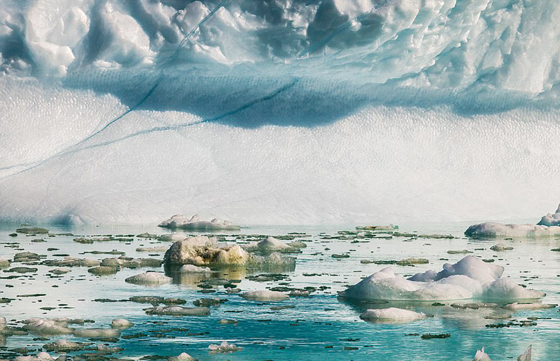 美摄影师拍北极冰融图呼吁重视环境问题
