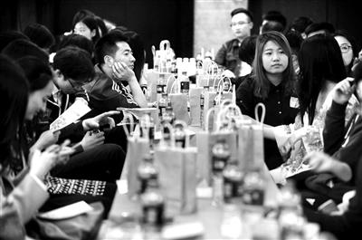 名校變單身重災區 北京千余大學生扎堆單身派對速配 名校變單身重災區 北京千余大學生扎堆單身派對速配
