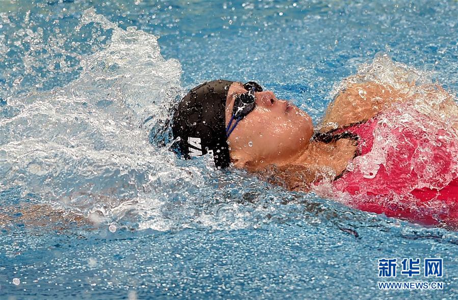 游泳——冠军赛：傅园慧晋级女子100米仰泳半决赛