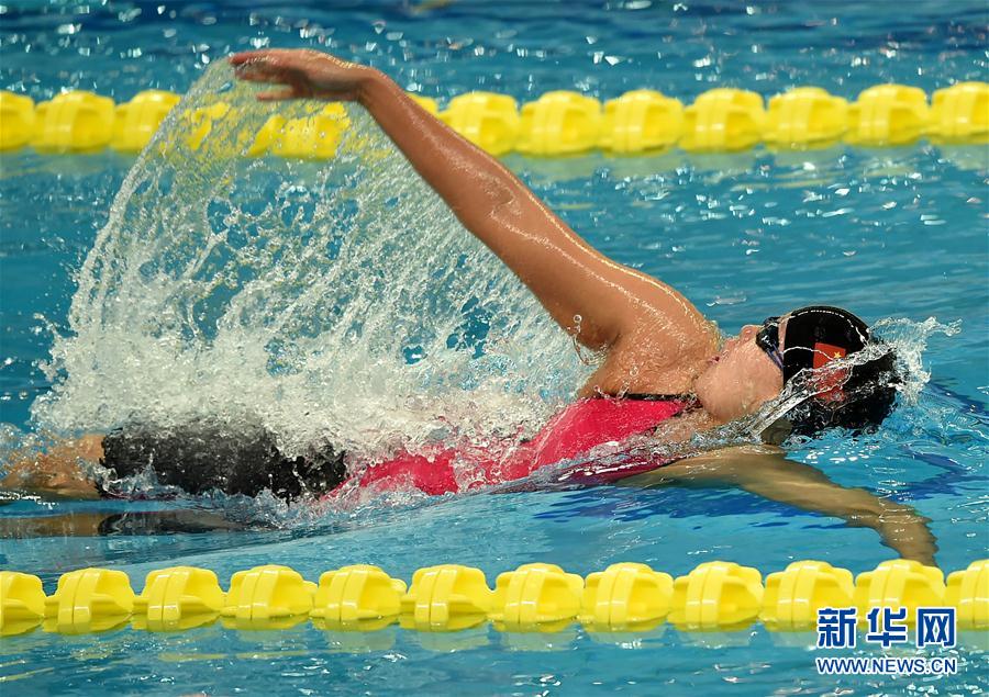 游泳——冠军赛：傅园慧晋级女子100米仰泳半决赛