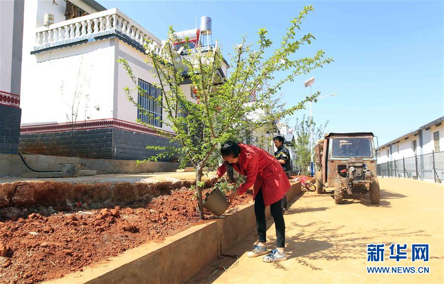 云南禄劝：苗寨村民易地搬迁过上新生活