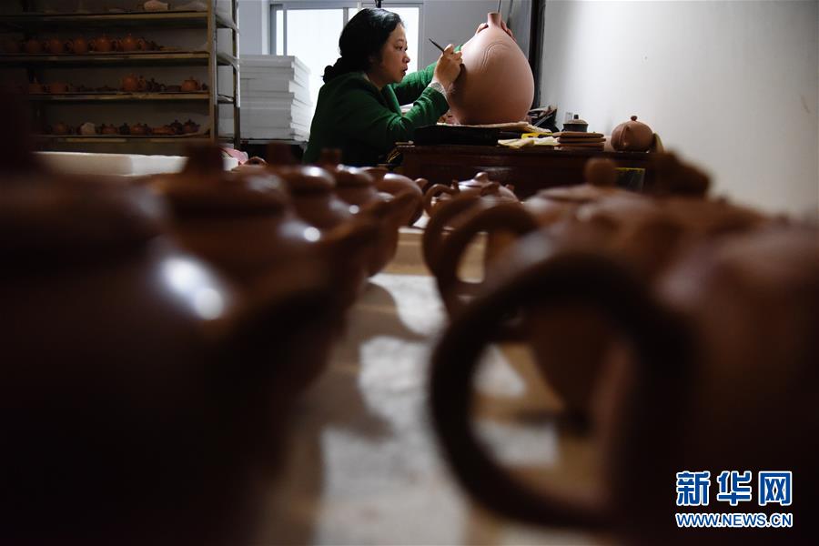 陳梅：期待坭興陶走向世界
