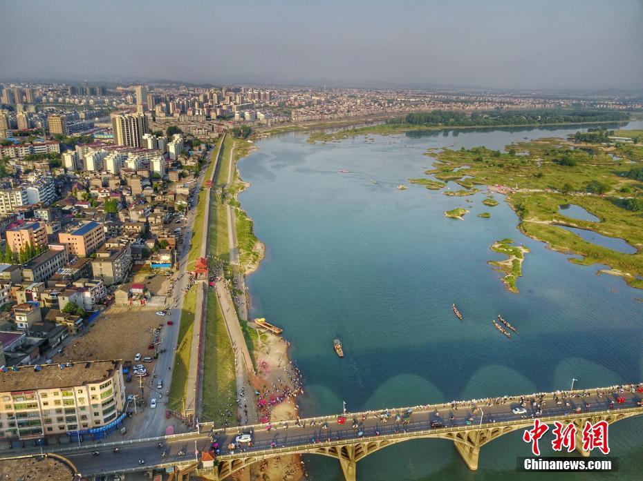 航拍江西乐平 最美龙舟赛道 碧水绿岛夕阳相映