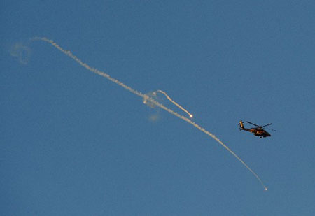 Israeli troops continue bombardment in Gaza City on January 8,2009. 