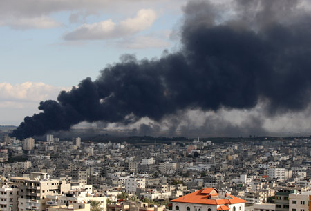 In spite of an Israeli three-hour unilateral cessation of warplane and tank strikes on Gaza Strip, the Israeli army continued on Friday carrying out airstrikes and tank shelling, medics and witnesses said.