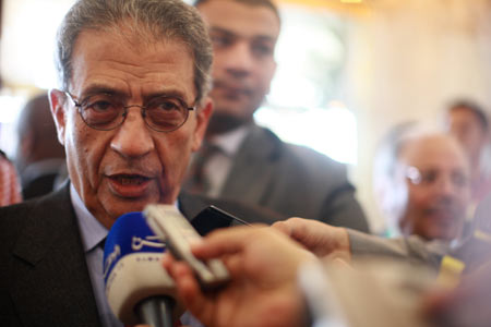 Arab League Secretary General Amr Moussa receives interviews in Kuwait City, Kuwait, on January 15, 2009. Mussa said on Wednesday there was no quorum to convene an Arab summit in Qatar this week on Israel's offensive in Gaza. [Xinhua]