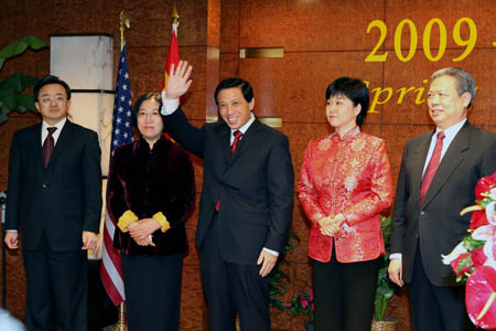 Liu Zhenmin (1st L), deputy permanent representative of China to the United Nations, Zhang Yesui (C), permanent representative of China to the United Nations and Peng Keyu (R), Chinese Consul General in New York attend the Lunar New Year reception held in New York, the United States, on January 14, 2009. Chinese Consulate General in New York and the delegation of China to the United Nations held a reception to celebrate the coming Chinese Lunar New Year.