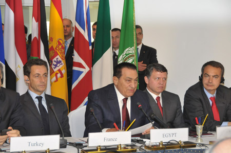 (From L to R) French President Nicolas Sarkozy, Egyptian President Hosni Mubarak, Jordanian King Abdullah II, Spanish Prime Minister Jose Luis Rodriguez Zapatero are seen at a press conference after an international summit on Gaza crisis on Gaza in the Egyptian Red Sea resort of Sharm el-Sheikh on January 18, 2009. [Xinhua]