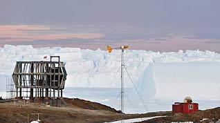 Photo taken on January 21, 2009 shows a structure under construction for space observation at China's Zhongshan Station in Antarctica.