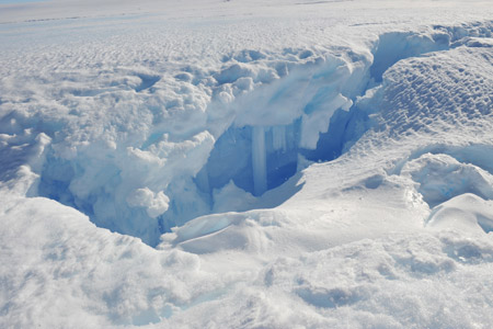 Picture taken on January 31, 2009 shows a crack in the Dulk glacier in Antarctica. 