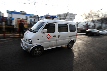 An ambulance arrives at a coal mine in north China&apos;s Shanxi Province, on February 22, 2009. More than 40 miners have died after a coal mine blast occurred at about 2:00 AM on Sunday at the Tunlan Coal Mine of Shanxi Coking Coal Group in Gujiao City near Taiyuan, capital of north China&apos;s Shanxi Province, while rescuers are pulling out the trapped from the shaft, according to a rescuer at the site. 