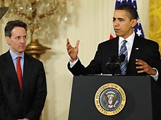 US President Barack Obama (R), accompanied by Treasury Secretary Timothy Geithner, delivers remarks to small business owners, community lenders and members of Congress at the White House in Washington on March 16, 2009. The Obama administration on Monday unveiled a plan to help unlock credit for the nation's small businesses, which generate about 70 percent of net new jobs annually.