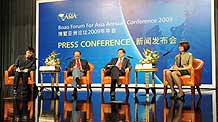 Long Yongtu (R2), Secretary General of Boao Forum for Asia (BFA), and Fidel Valdez Ramos (L2), BFA Chairman of Board of Directors and former President of Philippines, attend the press conference of BFA Annual Conference 2009 in Boao, a scenic town in south China's Hainan Province, on April 17, 2009.