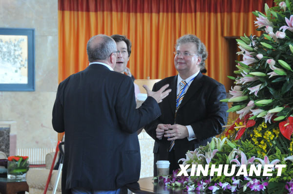 Photo taken on April 16, 2009 shows delegates to the Boao Forum for Asia Annual Conference 2009 at a conference venue. This year's conference is scheduled to run from April 17 to 19 in Boao, a scenic town in south China's Hainan Province, with the theme 'Asia: Managing Beyong Crisis.'